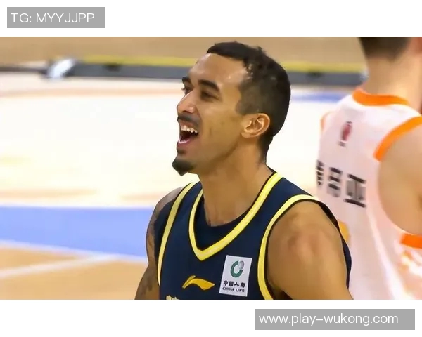 奎因下半场主动出击贡献14分16板12助教练鼓励我打得更具侵略性