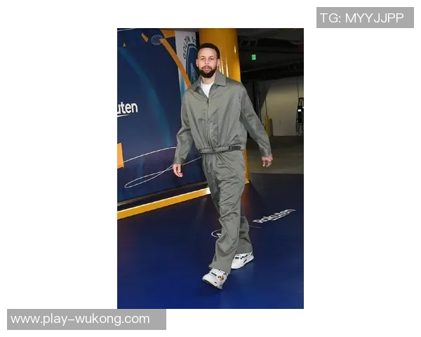 库里穿卡特球鞋向传奇致敬卡特回应我看到你了斯蒂芬